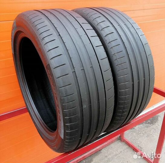 Pirelli P Zero PZ4 245/45 R18