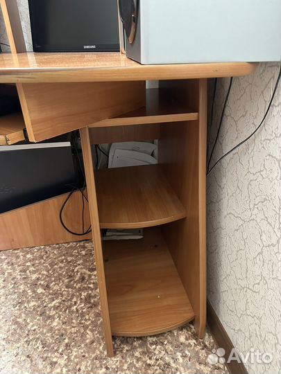 Компьютерный стол