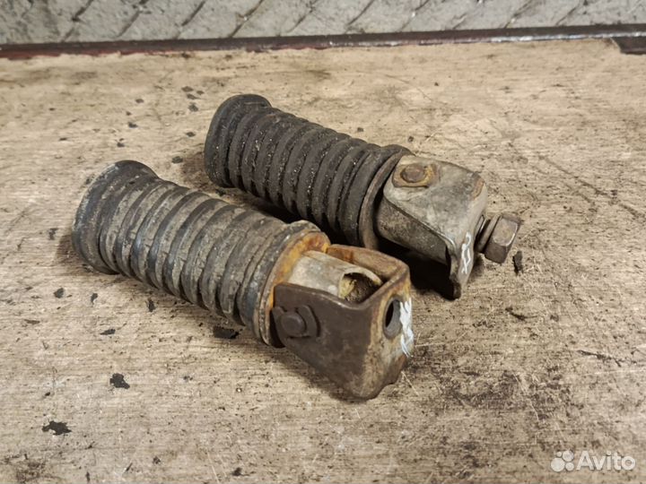 Подножки пассажира на мотоцикл Ява