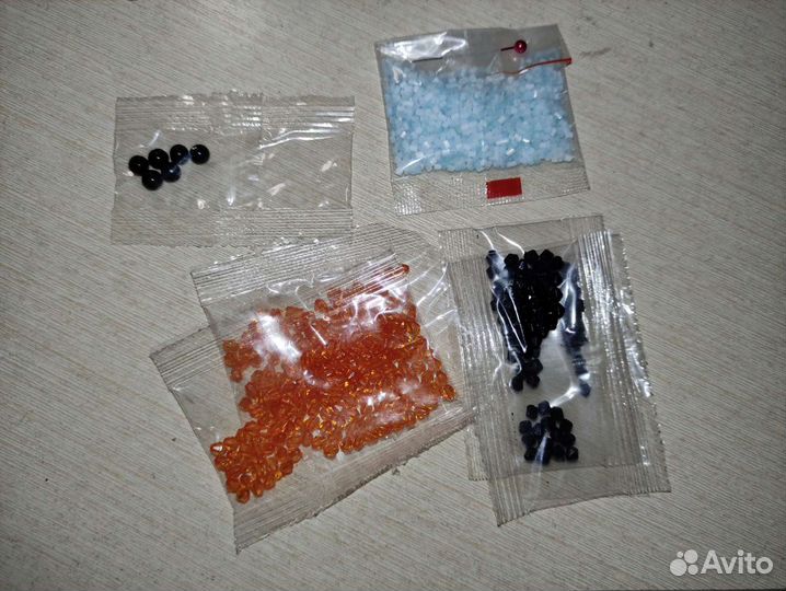 15 пачек бисера