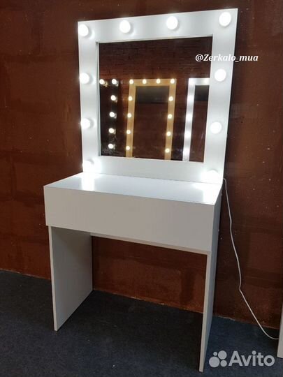 Гримерный столик с зеркалом 80/80