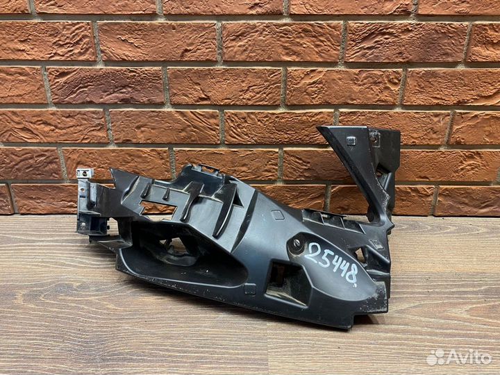 Кронштейн перед бампера правый Peugeot Traveller