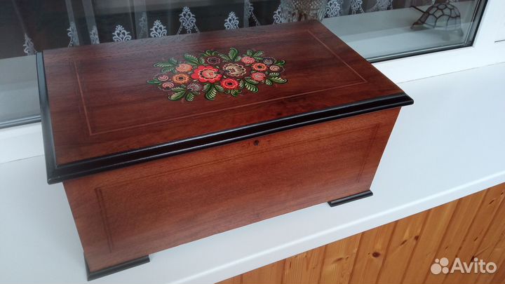 Старинная музыкальная шкатулка