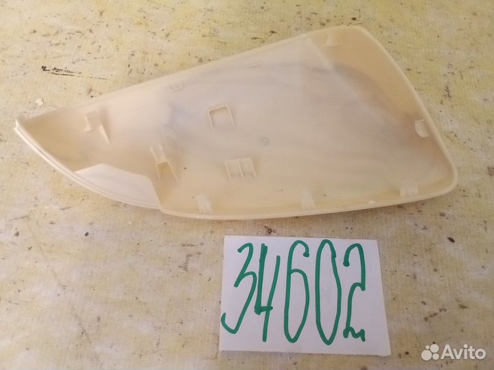 Hyundai Solaris Накладка зеркала левая