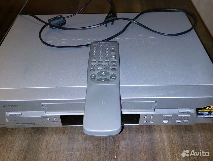 Видеомагнитофон Panasonic NV-SJ500