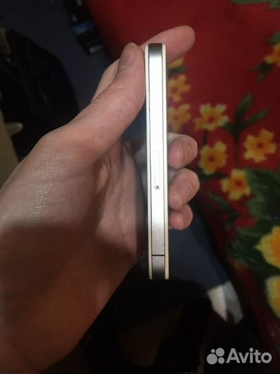 Телефон iPhone 4 32gb
