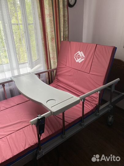 Медицинская кровать для лежачих больных