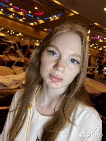 Наращивание ресниц и оформление бровей