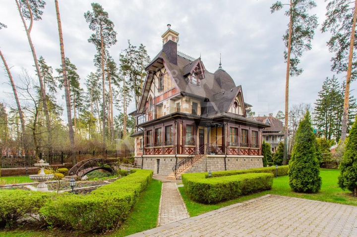 Дом 377 м² на участке 20 сот.