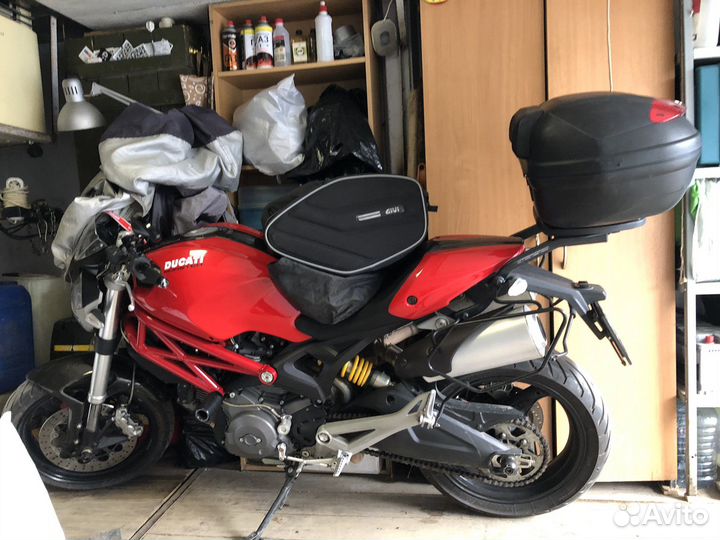 Ducati Monster 696