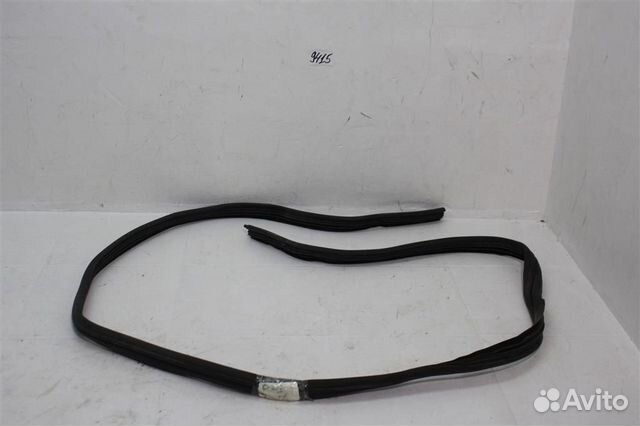 Уплотнитель кузова передней двери Renault Sandero