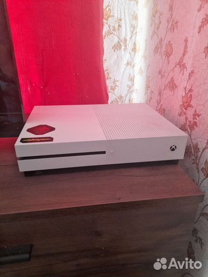 Xbox one s 1tb с играми