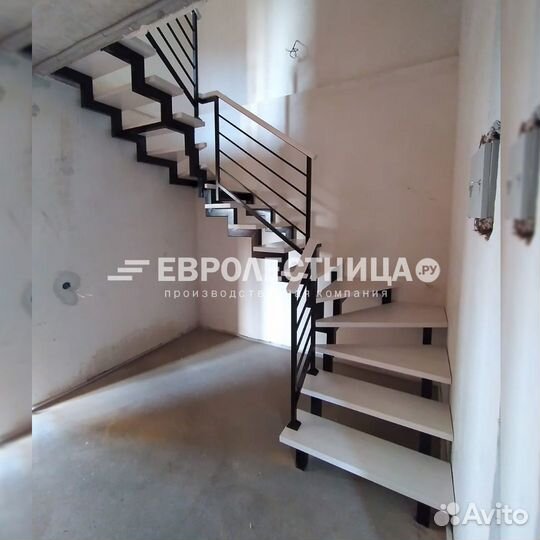 Лестница на второй этаж