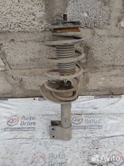 Стойка передняя правая Peugeot 308 1.6 2008