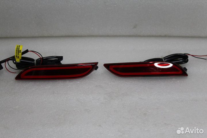 Стопы дополнительные Camry V70 красные