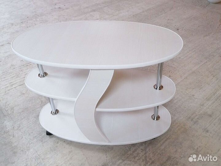 Журнальный столик на колесах