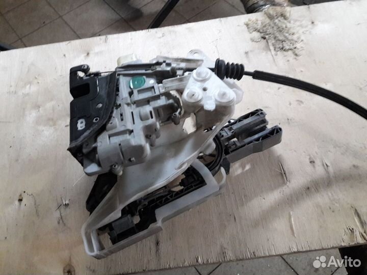 Замок двери передней фольксваген пассат б6