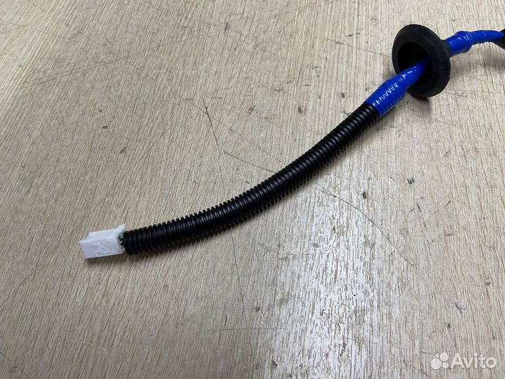 Проводка заднего фонаря Toyota Rav4 XA50