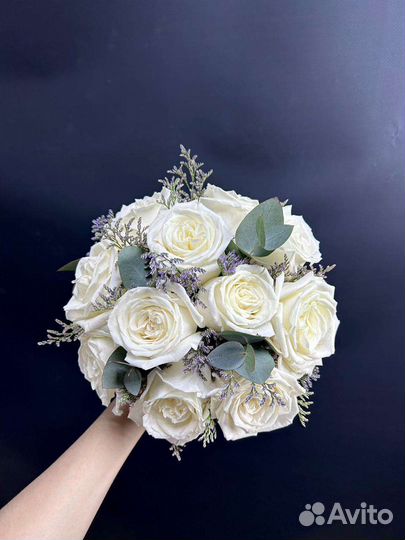 Букет невесты из белой пионовидной розы