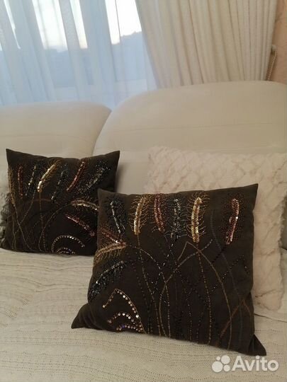 Диванные подушки с вышивкой