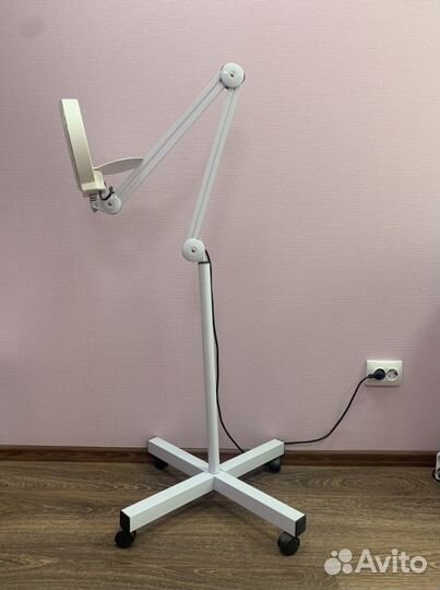 Лампа лупа напольная