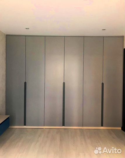 Шкаф распашной