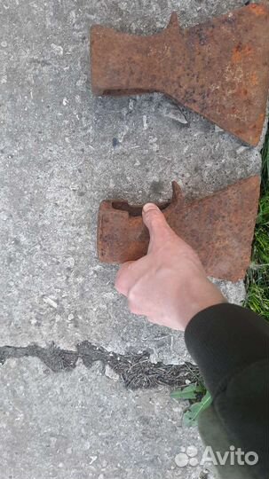 Топор старинный