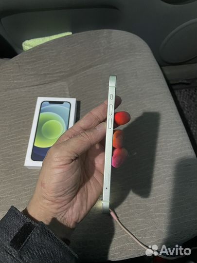 iPhone 12, 64 ГБ