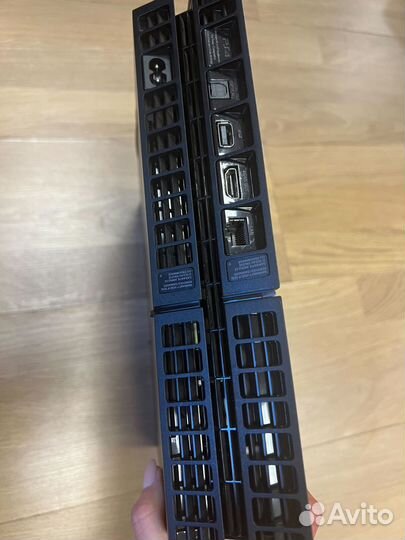 Игровая приставка PS4