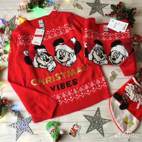 Новогодний свитер с микки и минни