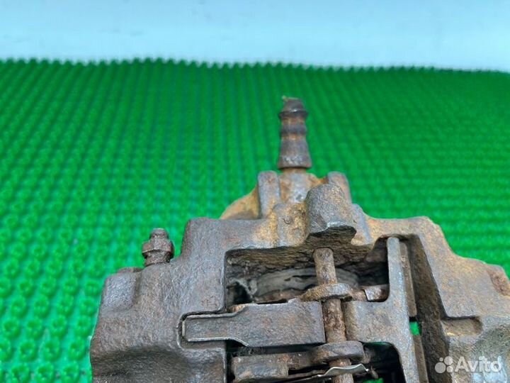 Суппорт задний левый Mercedes-Benz E-Class W210 M