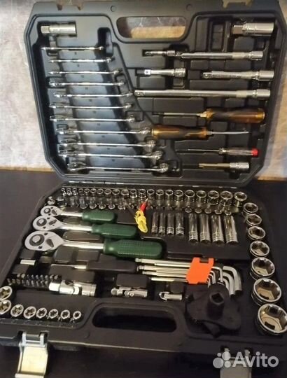 Набор инструментов для автомобиля