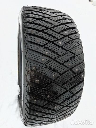 Goodyear Ultragrip Ice Arctic 235/45 R17 97T