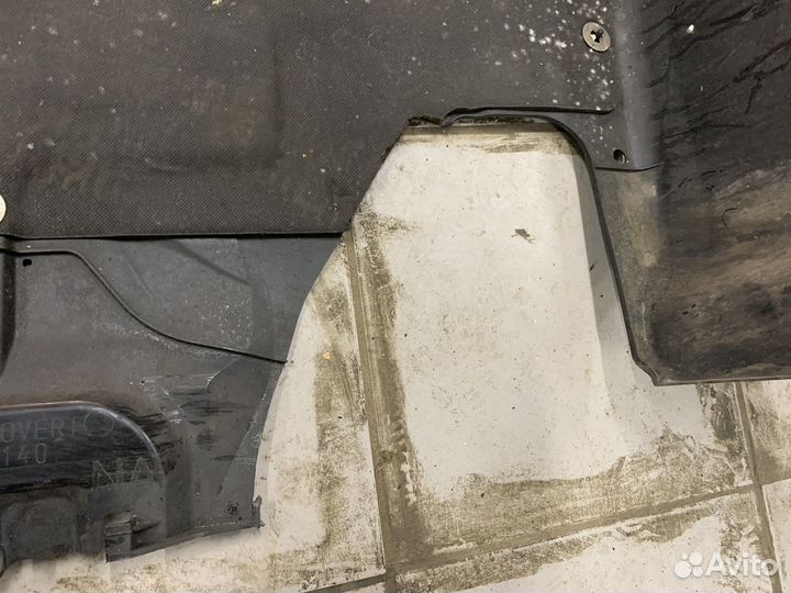 Пыльник двигателя Subaru Outback B13