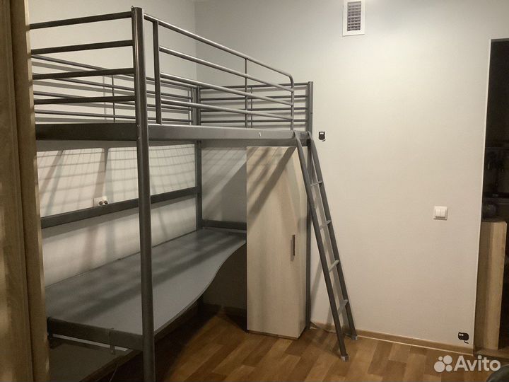 Кровать чердак IKEA (Свэрта) со столом