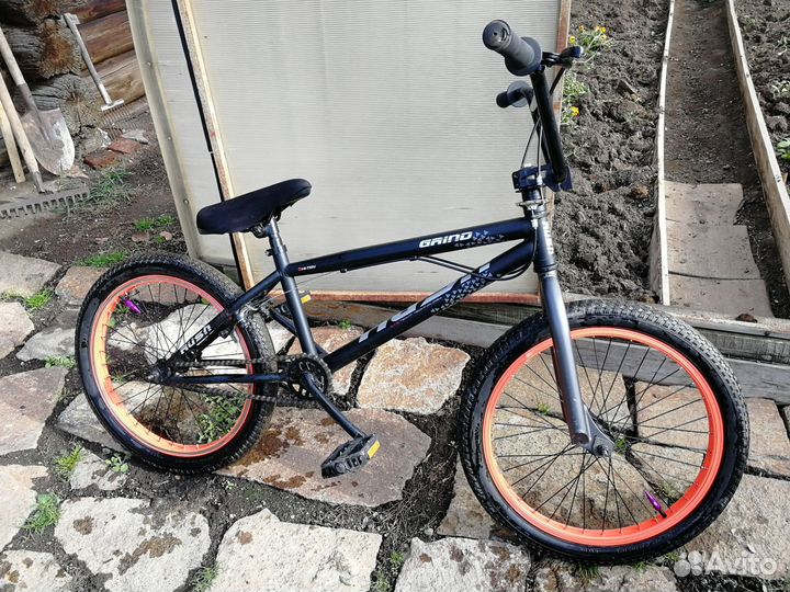 Трюковой велосипед BMX