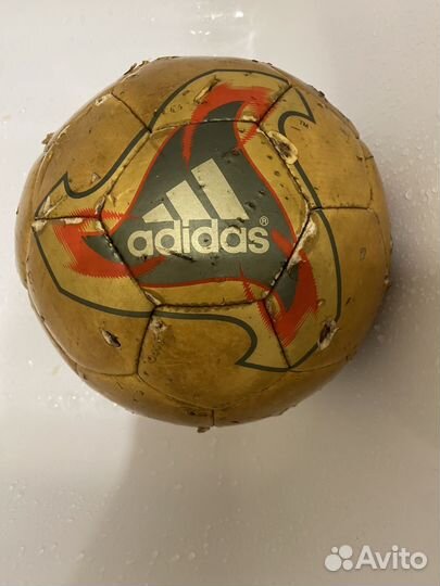 Футбольный мяч adidas fevernova