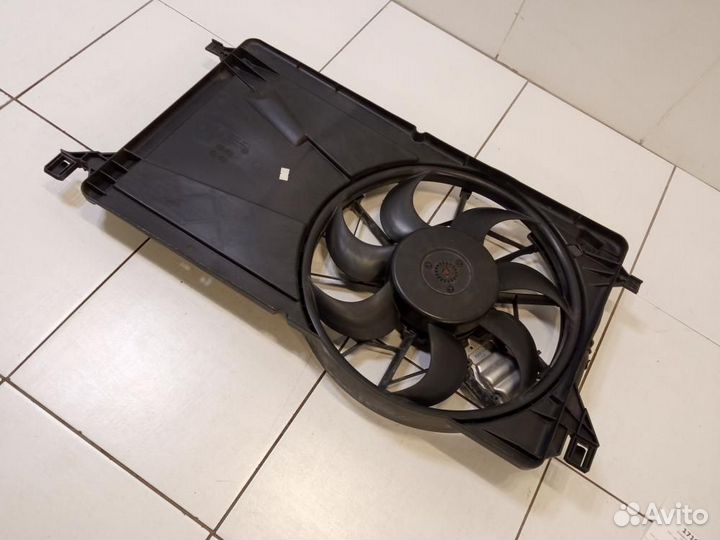 Диффузор вентилятора Volvo C30 MK20