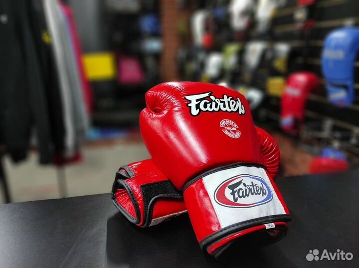 Боксерские перчатки FairTex Red