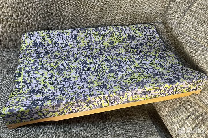 Пеленальная доска на кроватку