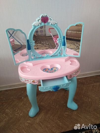 Детский туалетный столик для девочки