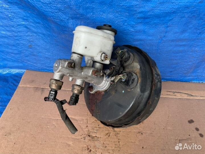 Главный тормозной цилиндр Toyota Sequoia XK30 4.7L