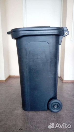 Мусорный бак 250 л. Пластиковый на калëсах