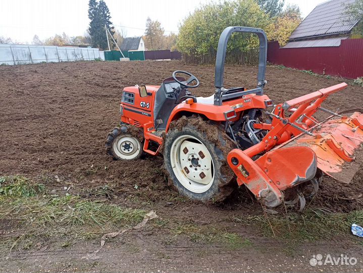 Вспашка земли мини трактором