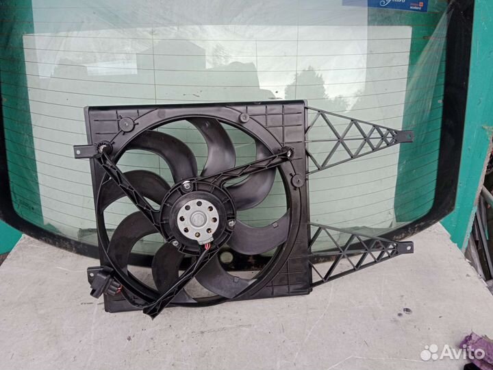 Вентилятор охлаждения Skoda rapid 1