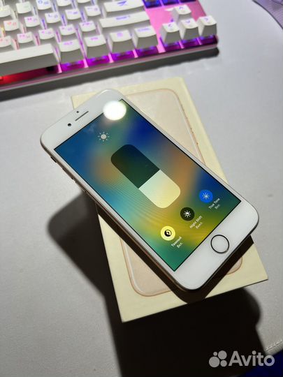 iPhone 8, 64 ГБ