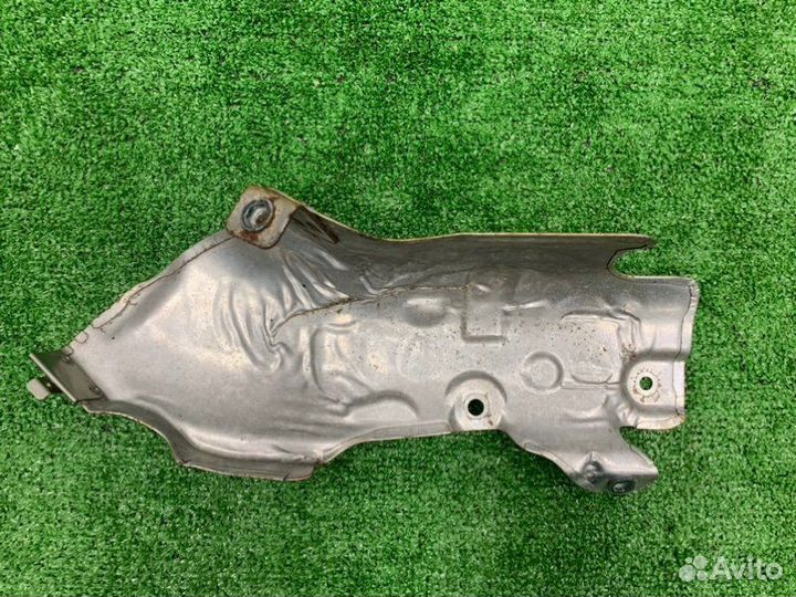 Теплоизоляционный экран правый Bmw 6 F13 N63B44B