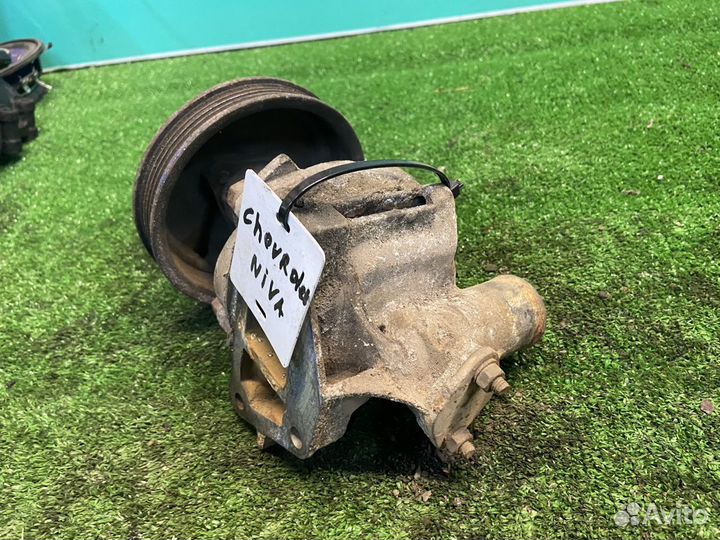 Chevrolet Niva 2123 / насос водяной (помпа)