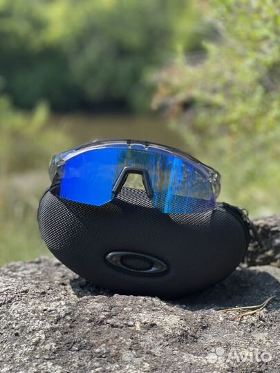 Oakley hydra