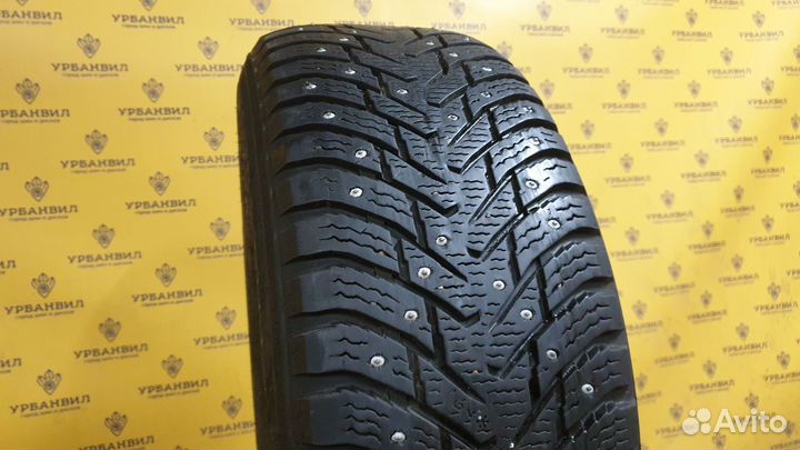 Nokian Tyres Hakkapeliitta 8 SUV 215/65 R16 102T